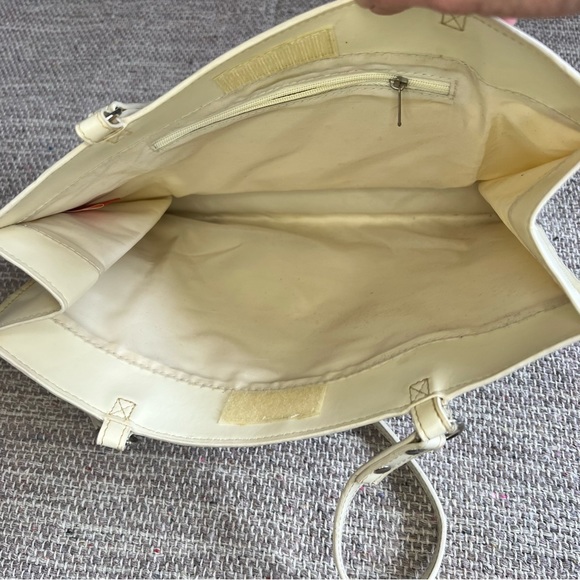 Disney Mickie Mouse & Minnie Vinyl Tote Bag - Picture 8 of 14